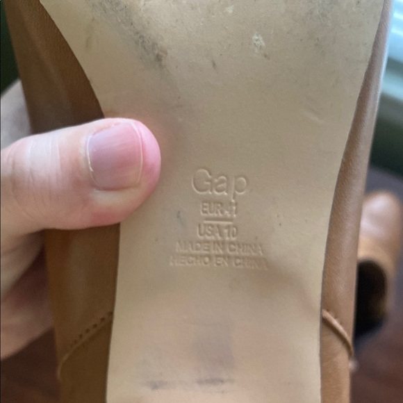 GAP Tan Heeled Boots with Almond Toe - Picture 8 of 8